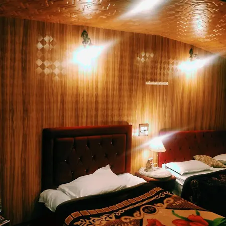 B Heritage Luxury Houseboat And Kashmir Tour Packages Srinagar  Exterior photo