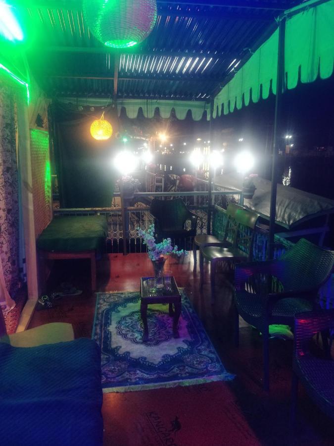B Heritage Luxury Houseboat And Kashmir Tour Packages Botel