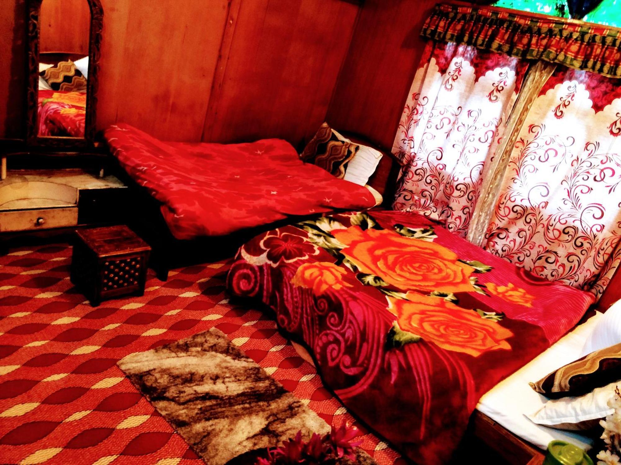 Botel B Heritage Luxury Houseboat And Kashmir Tour Packages