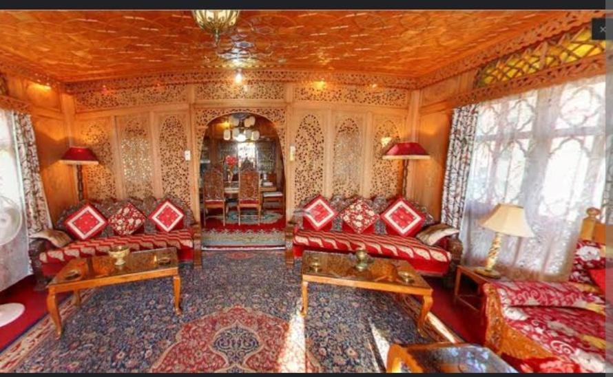 B Heritage Luxury Houseboat And Kashmir Tour Packages 3*