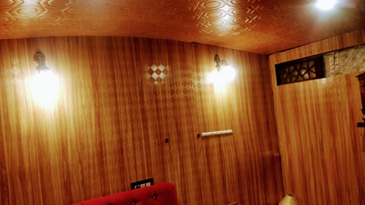 B Heritage Luxury Houseboat And Kashmir Tour Packages
